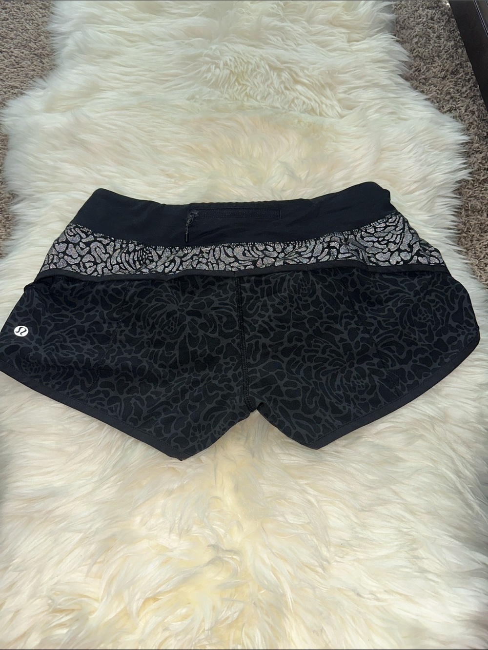 **RARE** Lululemon Run: Speed Short Petal Camo Printed Black Deep Coal/Black 6